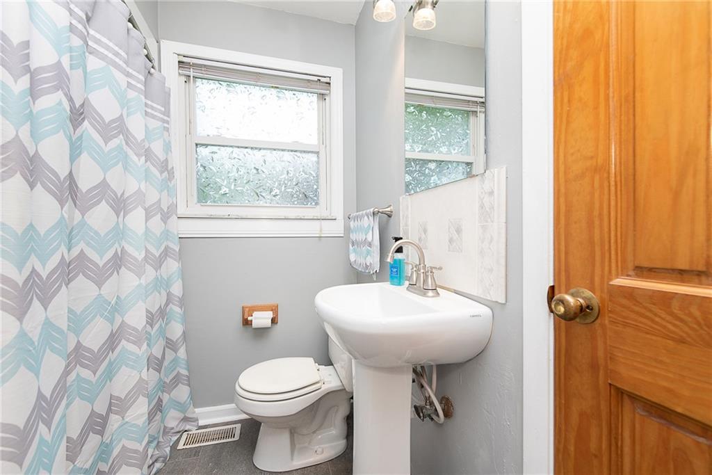 8238 Oris Road Indianapolis, IN 46259 - Photo 13 of 24 Gallery Image 13