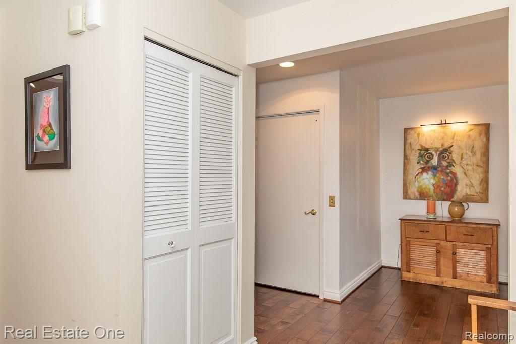 1722 Crooks Road Rochester Hills, MI 48309 - Photo 14 of 53