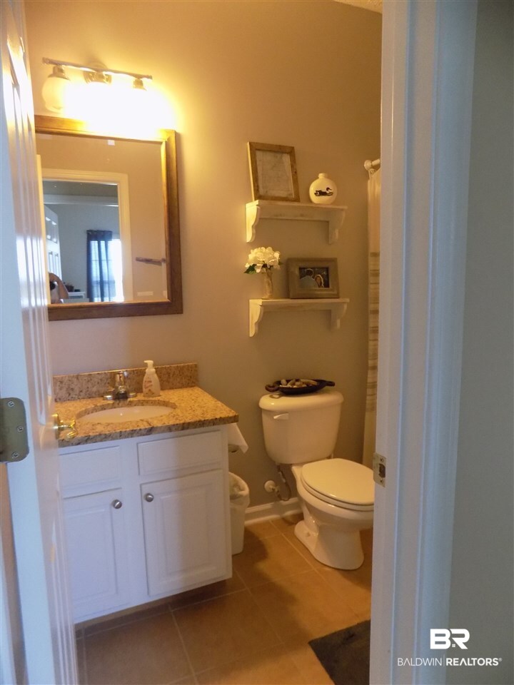 9360 Bingham Street Elberta, AL 36530 - Photo 21 of 24 Guest Bath