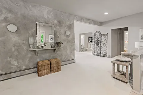 $2,495,000 | 4 Lakewood Lane, Quogue, NY 11959
