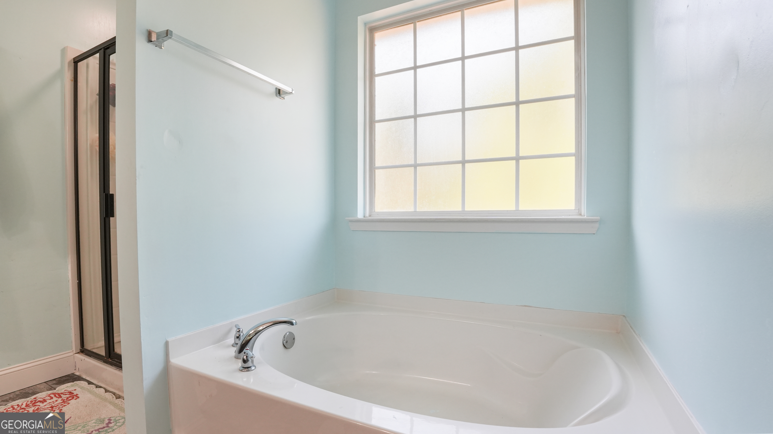258 Nashview Trail Allenhurst, GA 31301 - Photo 28 of 40 a white bath tub sitting next to a window