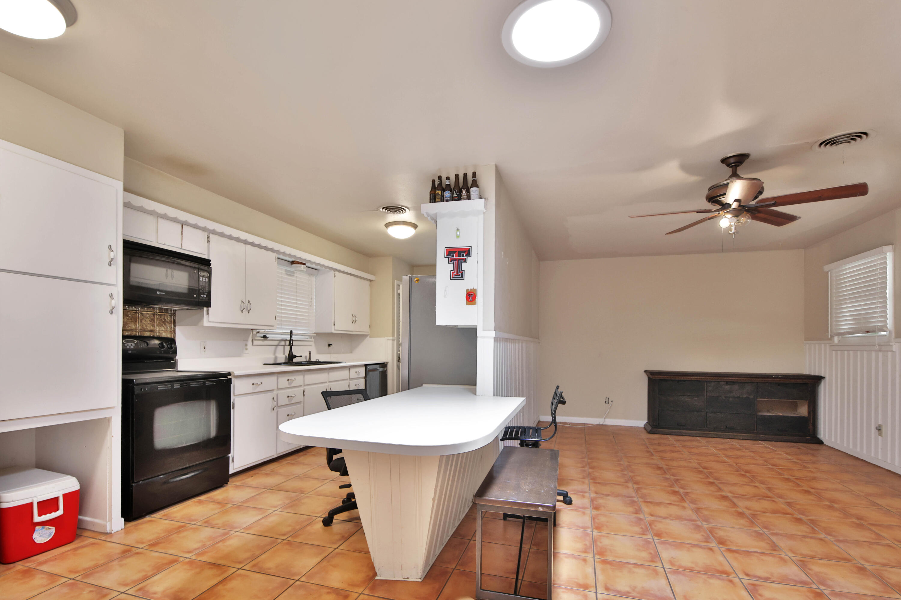 4401 28th Street Lubbock, TX 79410 - Photo 23 of 38 IMG_9881