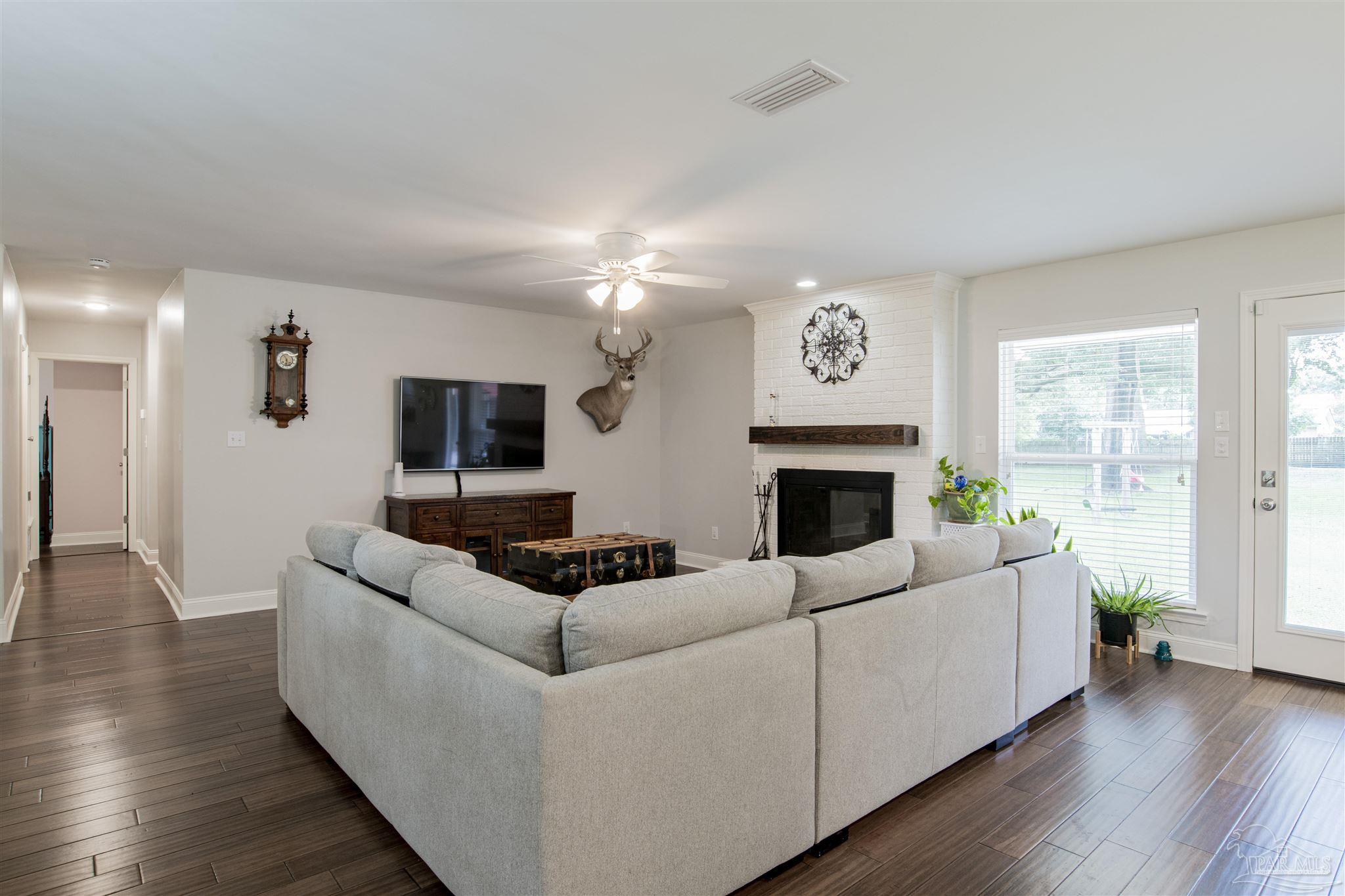 2289 Berrydale Road Pensacola, FL 32534 - Photo 3 of 30 Gallery Image 3