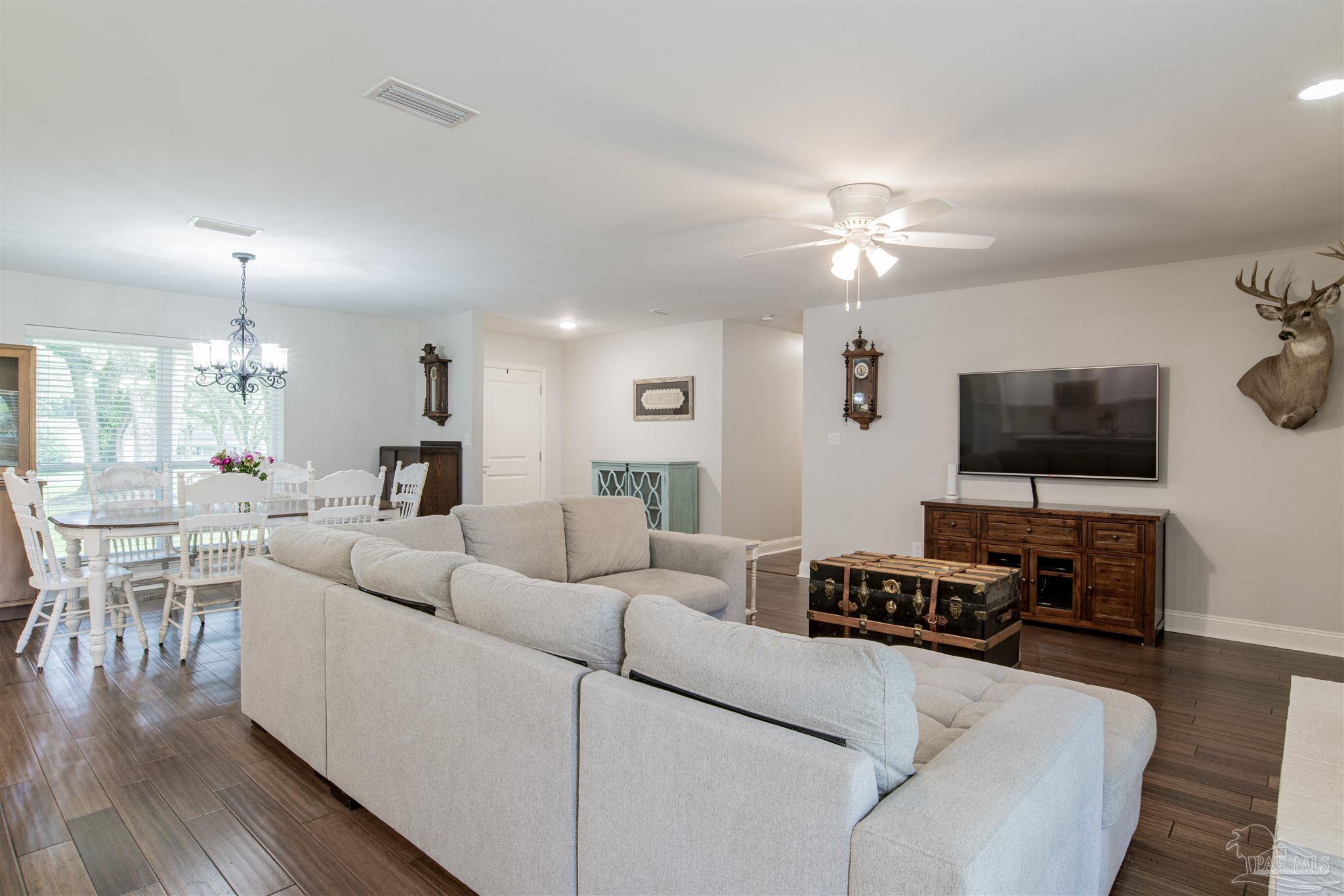 2289 Berrydale Road Pensacola, FL 32534 - Photo 4 of 30 Gallery Image 4