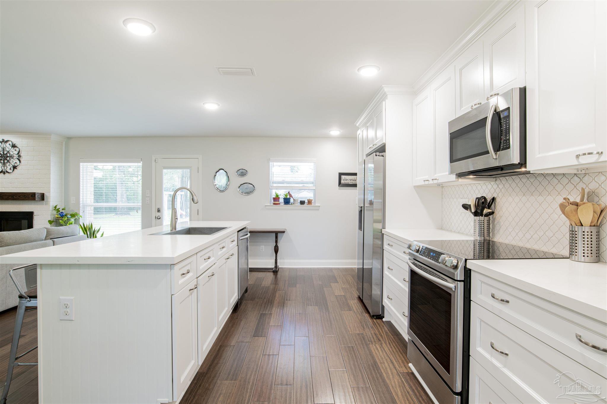 2289 Berrydale Road Pensacola, FL 32534 - Photo 7 of 30 Gallery Image 7
