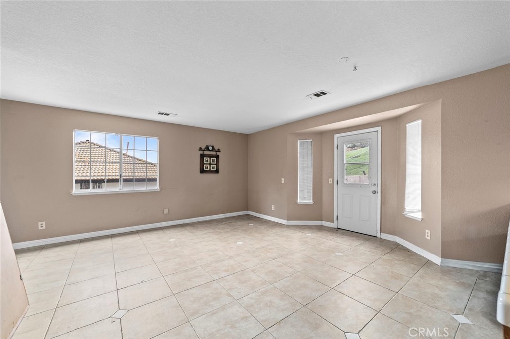 6770 Sandy Lane Riverside, CA 92505 - Photo 13 of 28 a view of an empty room with a window