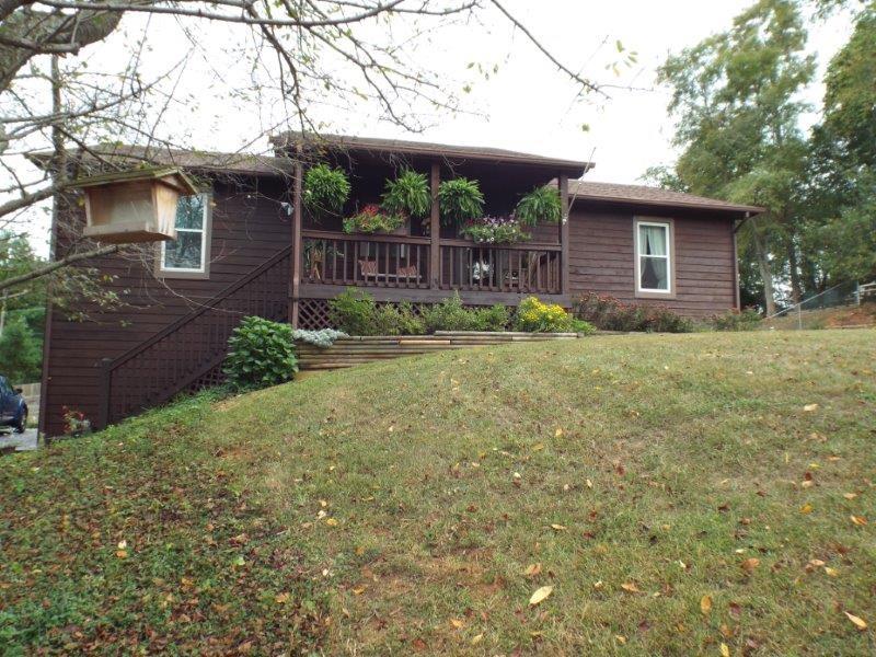 7218 Roanoke Road Fincastle, VA 24090 - Photo 9 of 51 DSCF0537