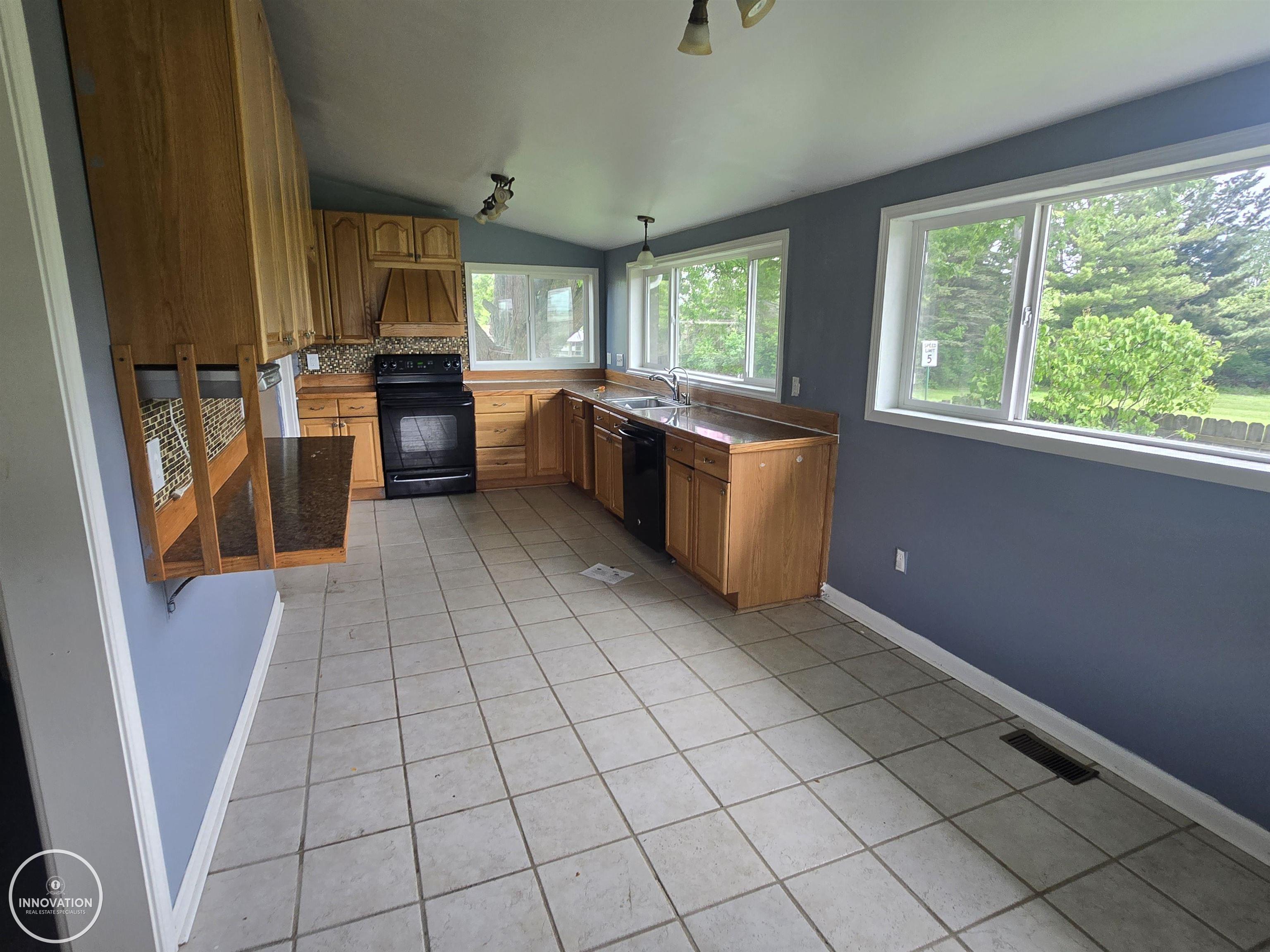 6515 Lakeshore Road Lexington, MI 48450 - Photo 14 of 31