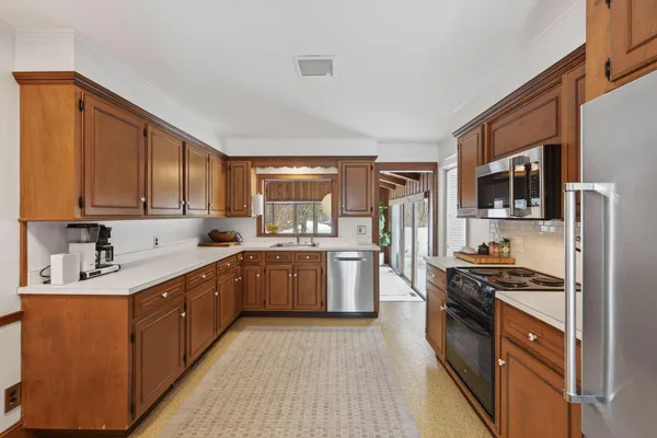 $900,000 | 295 Ferry Road, Saco, ME 04072