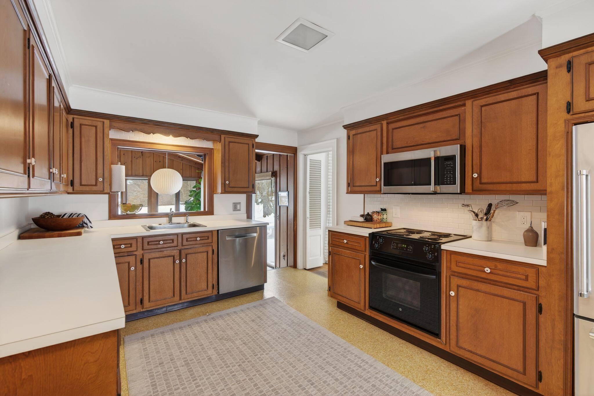 295 Ferry Road Saco, ME 04072 - Photo 13 of 47 Kitchen