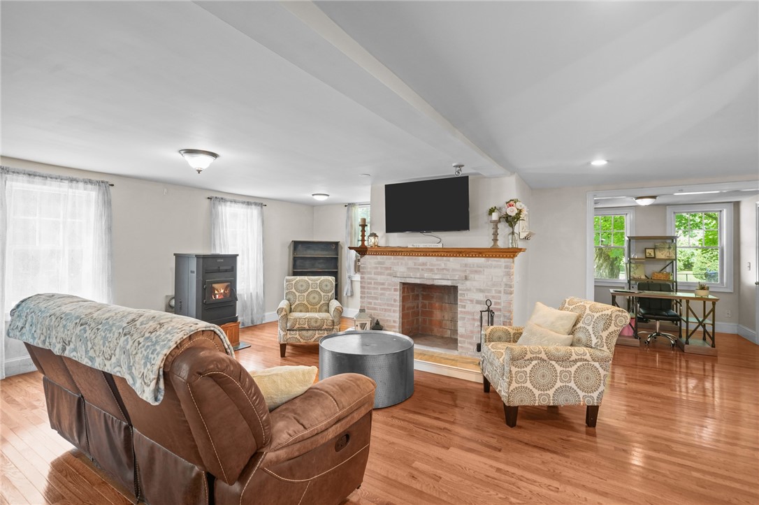 1345 Tarkiln Road Burrillville, RI 02830 - Photo 4 of 49