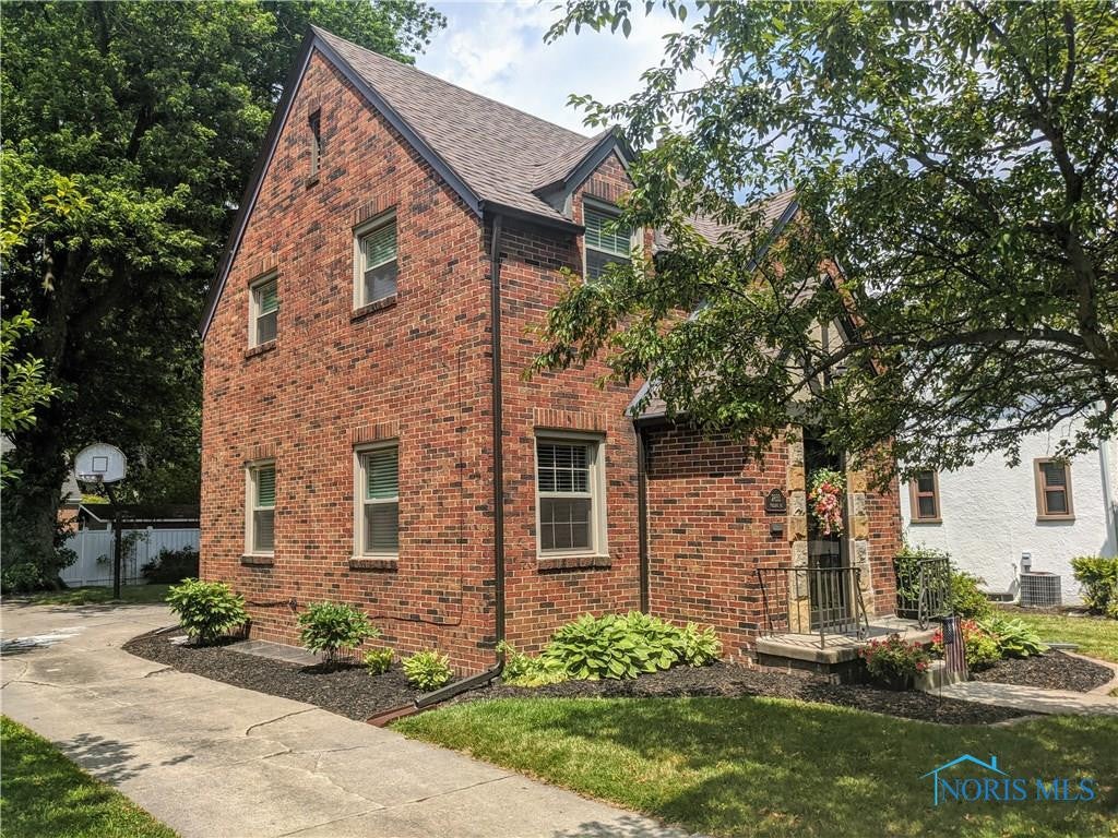 2833 Goddard Road Toledo, OH 43606 - Photo 2 of 27 Gallery Image 2