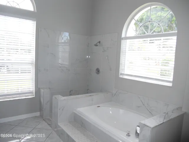 $3,400 | 432 Lake Victoria Circle, Melbourne, FL 32940