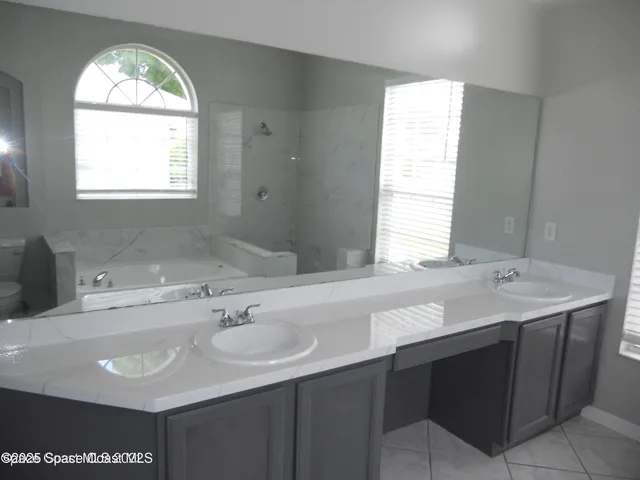 $3,400 | 432 Lake Victoria Circle, Melbourne, FL 32940