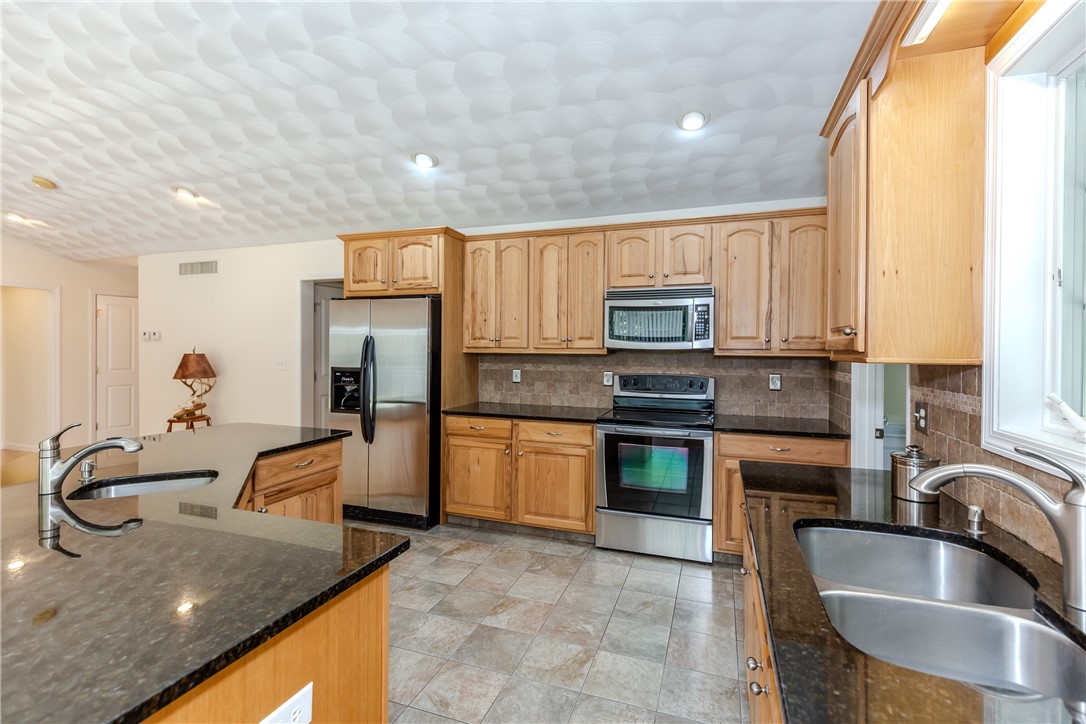 167 Cranberry Ridge Road Glocester, RI 02857 - Photo 18 of 50