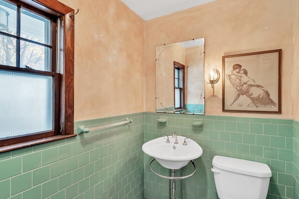 18 Edgehill Road Arlington, MA 02474 - Photo 13 of 25