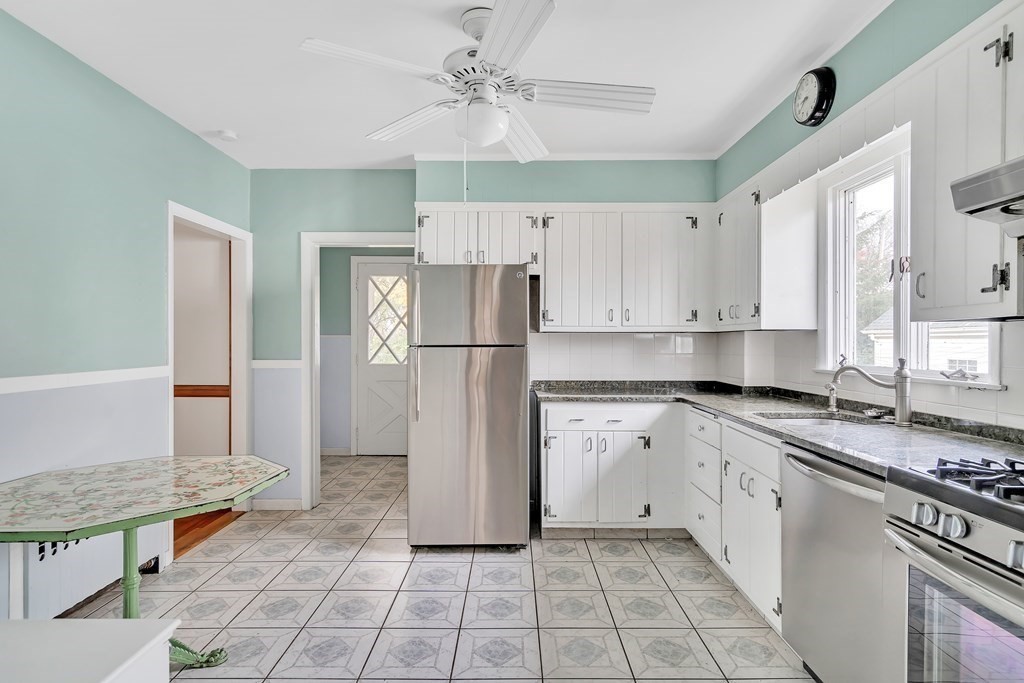 18 Edgehill Road Arlington, MA 02474 - Photo 10 of 25