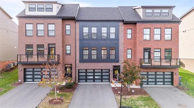 $3,200 | 202 Kousa Lane, Venetia, PA 15367