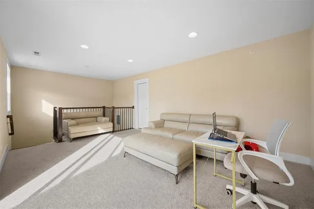 $3,200 | 202 Kousa Lane, Venetia, PA 15367