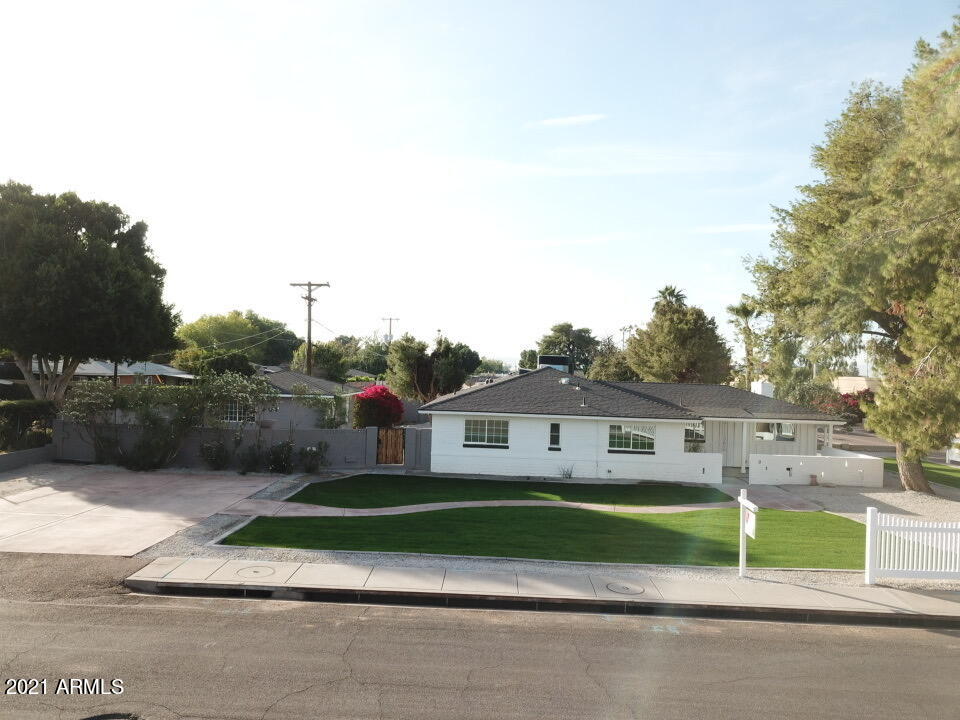 1801 East Bethany Home Road Phoenix, AZ 85016 - Photo 2 of 38 IMG_4377