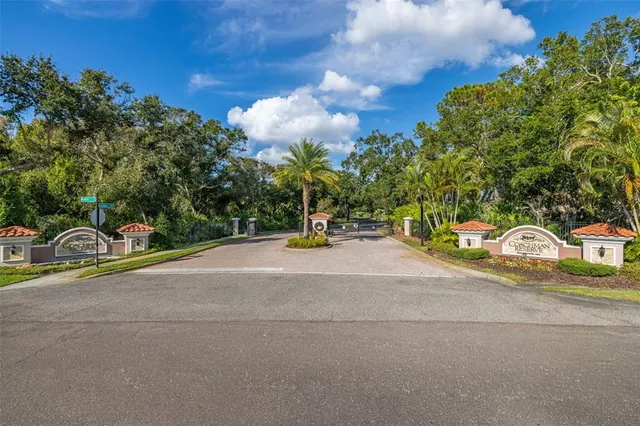 $389,000 | 810 Lantern Way, Clearwater, FL 33765