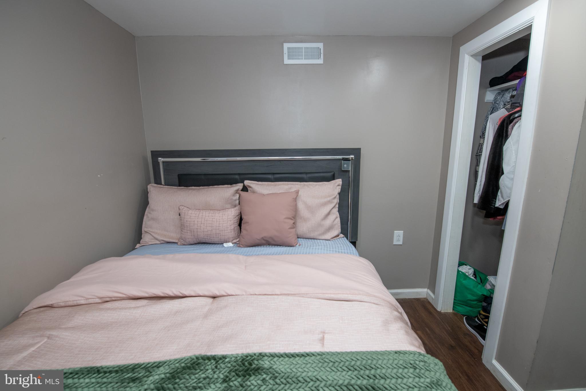 2849 Welsh Road Philadelphia, PA 19152 - Photo 32 of 36 4th bedroom with modern accents.