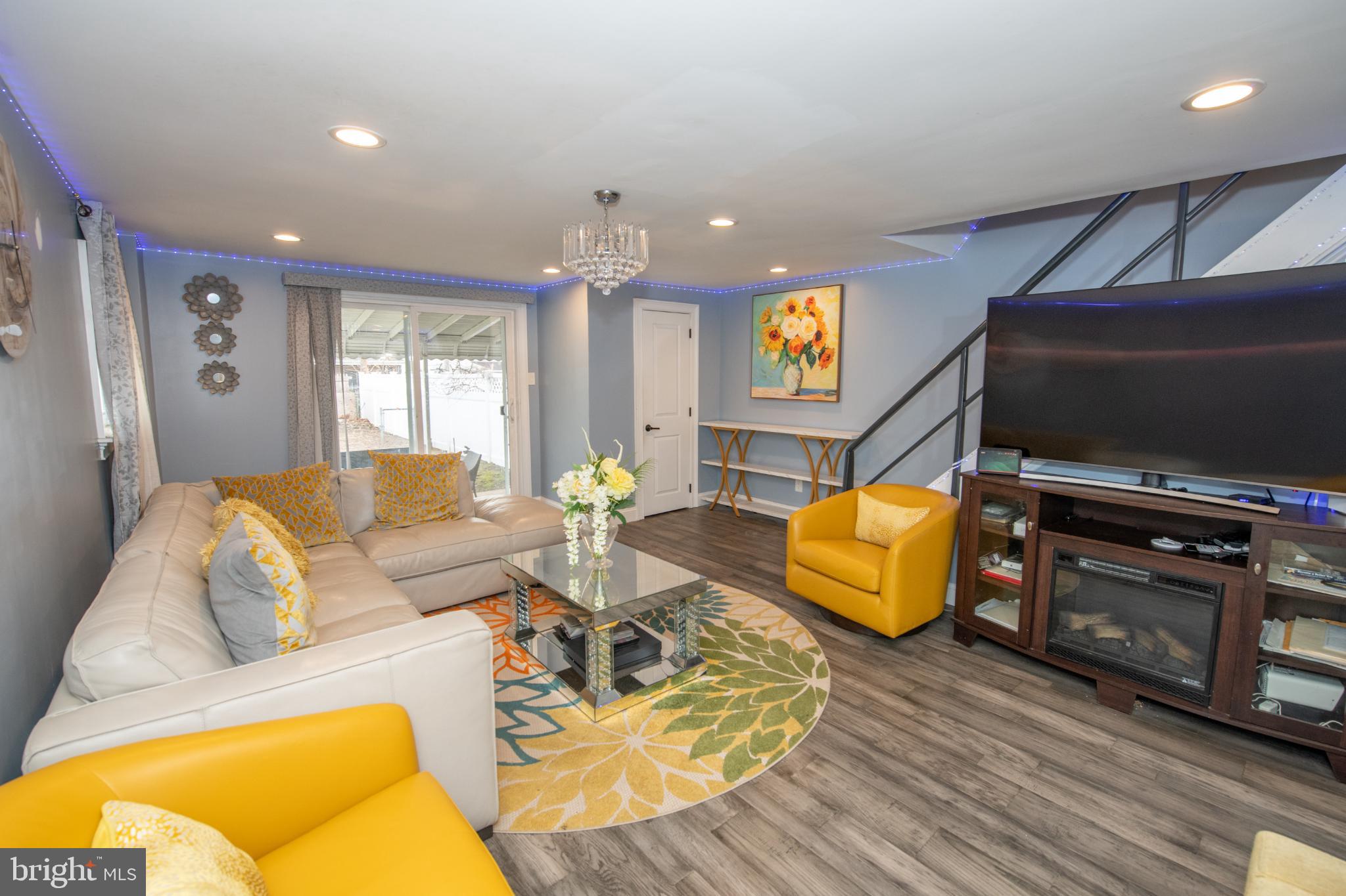 2849 Welsh Road Philadelphia, PA 19152 - Photo 5 of 36 Bright & inviting living space, recessed lighting