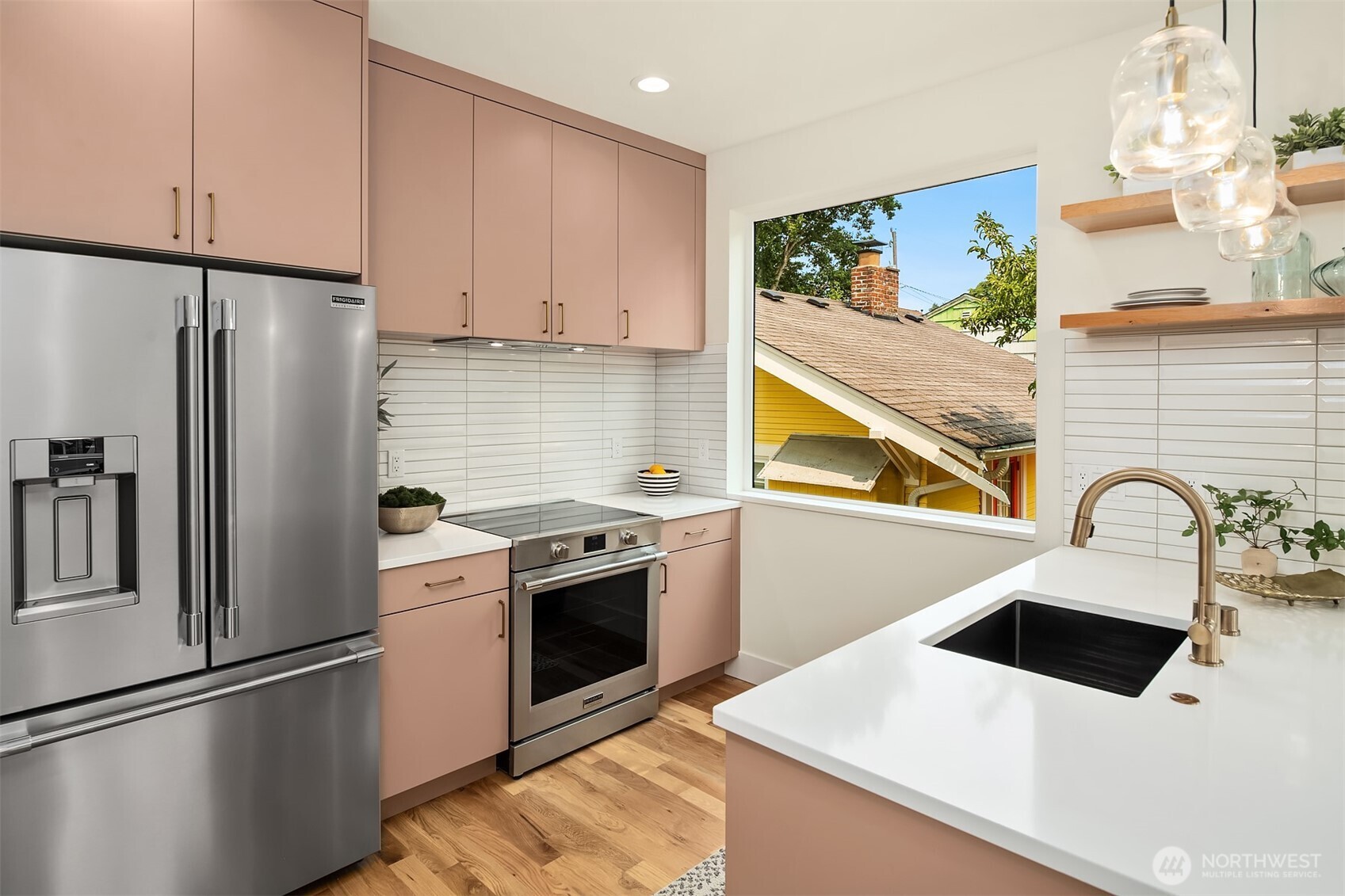 4347 Southwest Willow Street Seattle, WA 98136 - Photo 9 of 36 Gallery Image 9