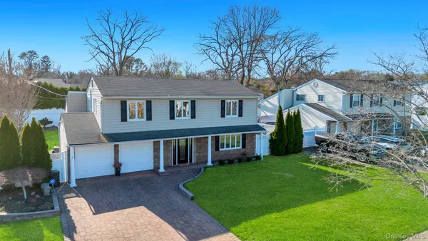 $874,999 | 18 Lloyd Lane, Nesconset, NY 11767