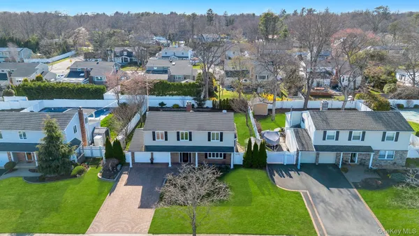 $874,999 | 18 Lloyd Lane, Nesconset, NY 11767