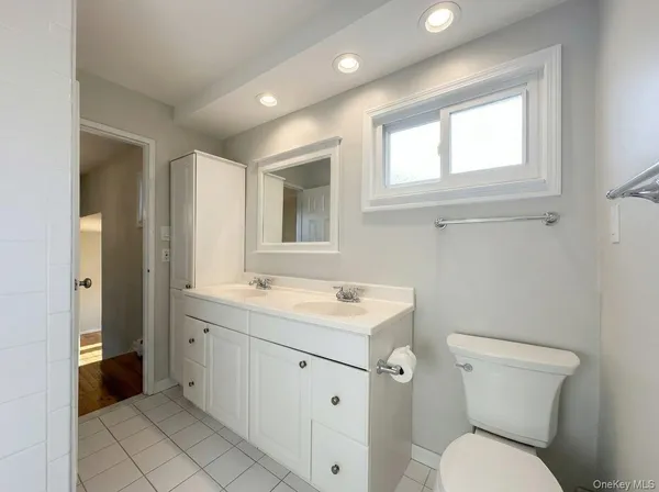 $874,999 | 18 Lloyd Lane, Nesconset, NY 11767