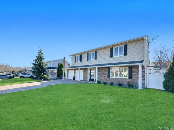 $874,999 | 18 Lloyd Lane, Nesconset, NY 11767