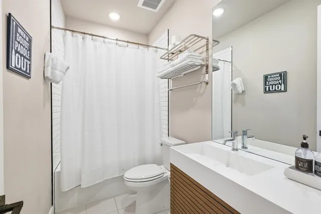 $555,000 | 3412 Scenic Point Road, Unit 101, Graford, TX 76449