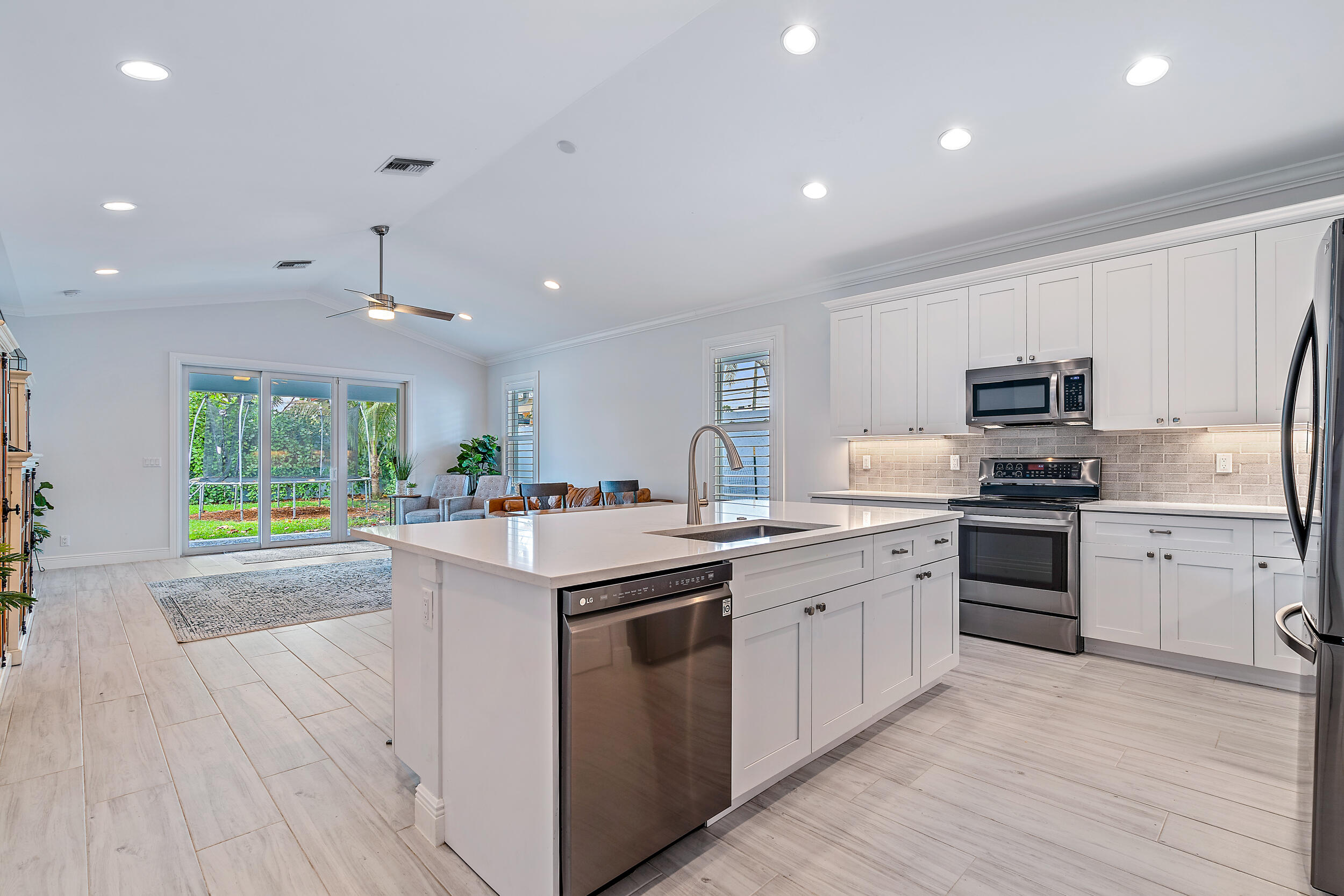 17560 Cinquez Park Road East Jupiter, FL 33458 - Photo 16 of 31 17560 Cinquez Park Rd E MLS-9 (1)