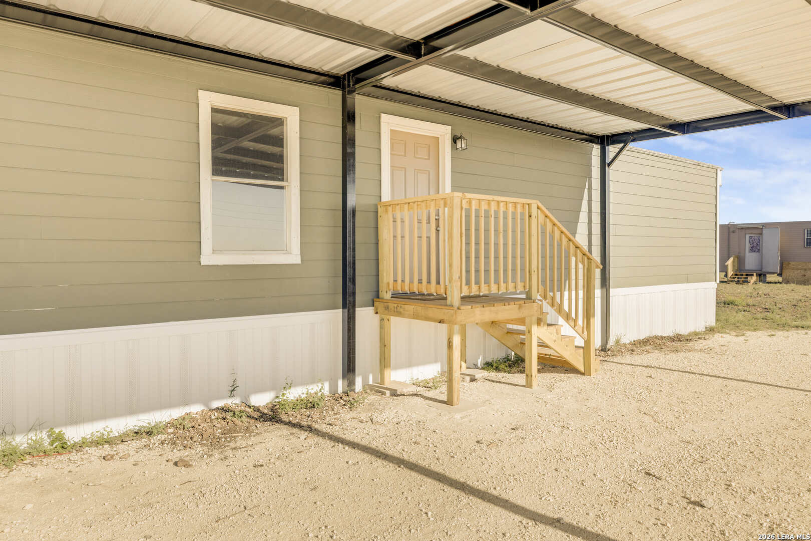 2811 Cr 467 Devine, TX 78016 - Photo 2 of 25