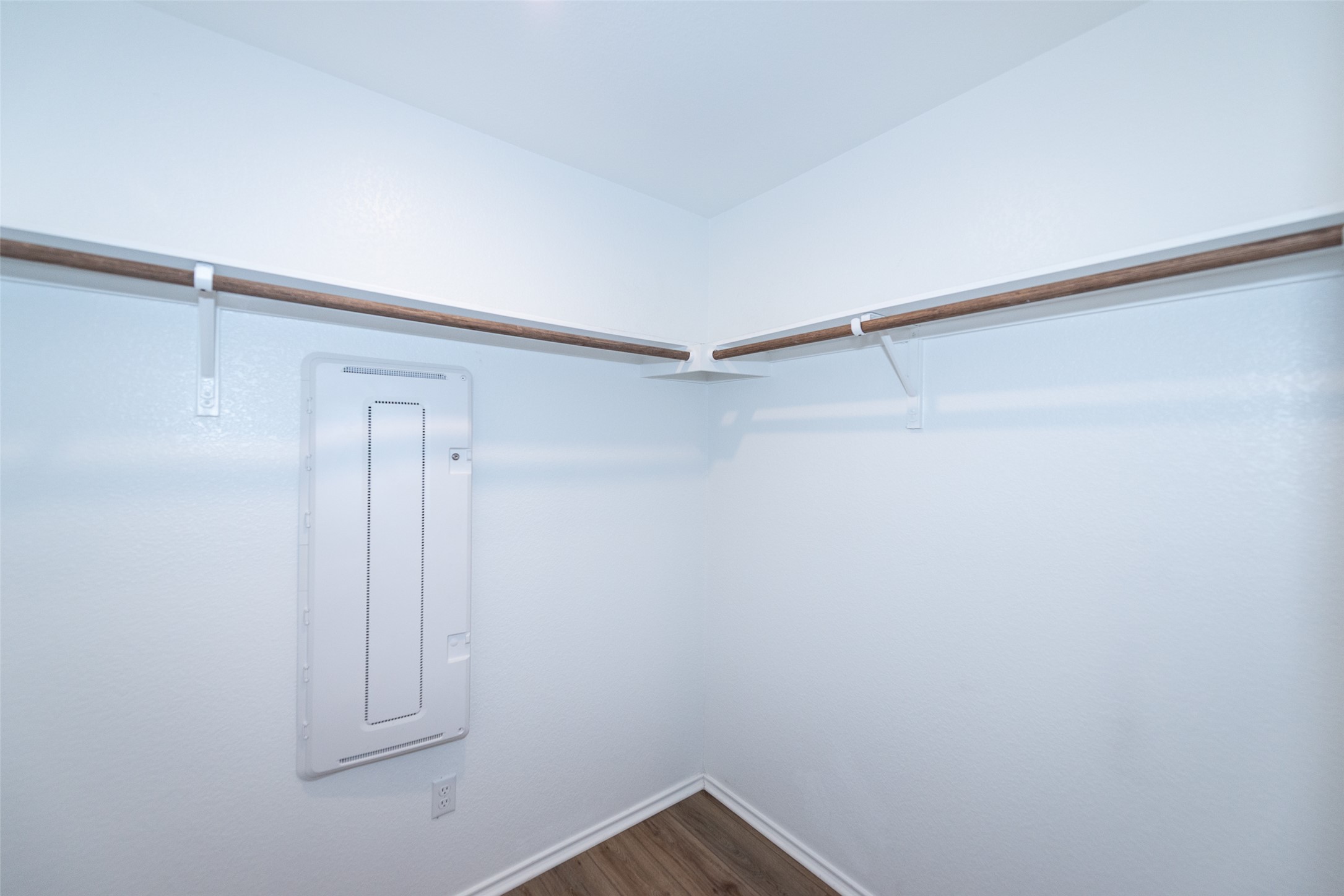 147 Otter Road Kyle, TX 78640 - Photo 27 of 34 Primary closet