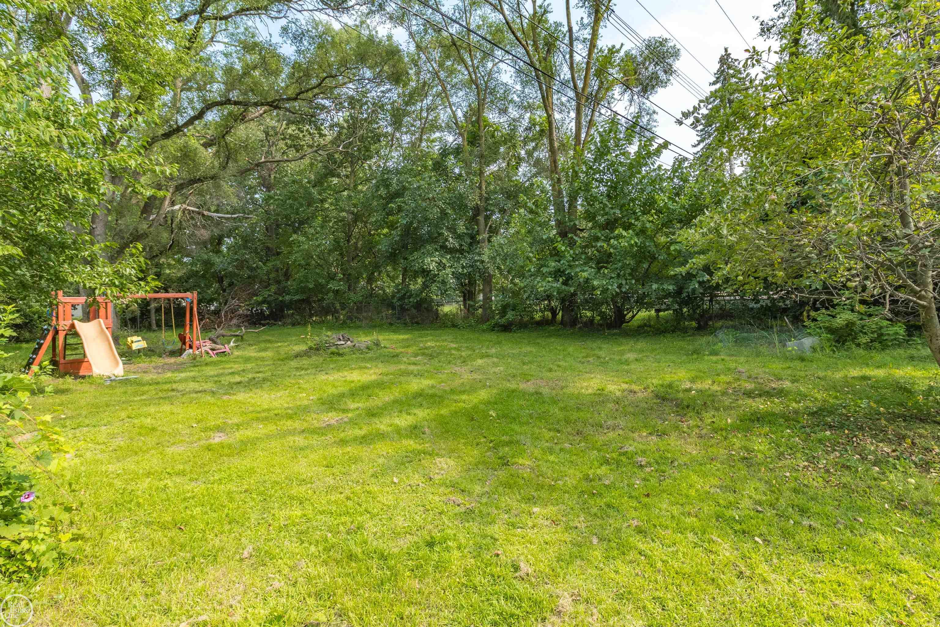 10218 Wayne Road Livonia, MI 48150 - Photo 42 of 43 50120576-41.JPG