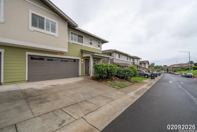 $4,800 | 94-470 Paiwa Street, Unit 5, Waipahu, HI 96797