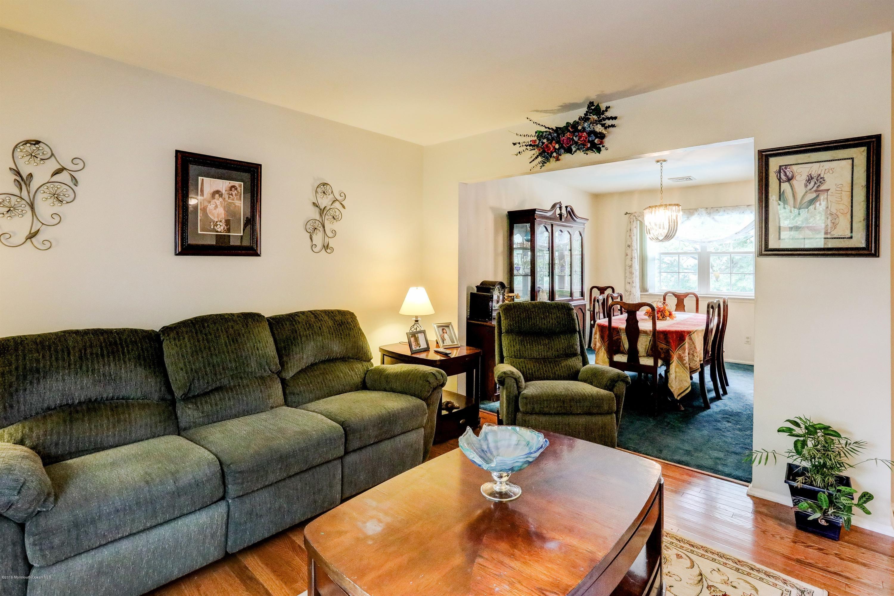 005_Living & Dining Room[1]