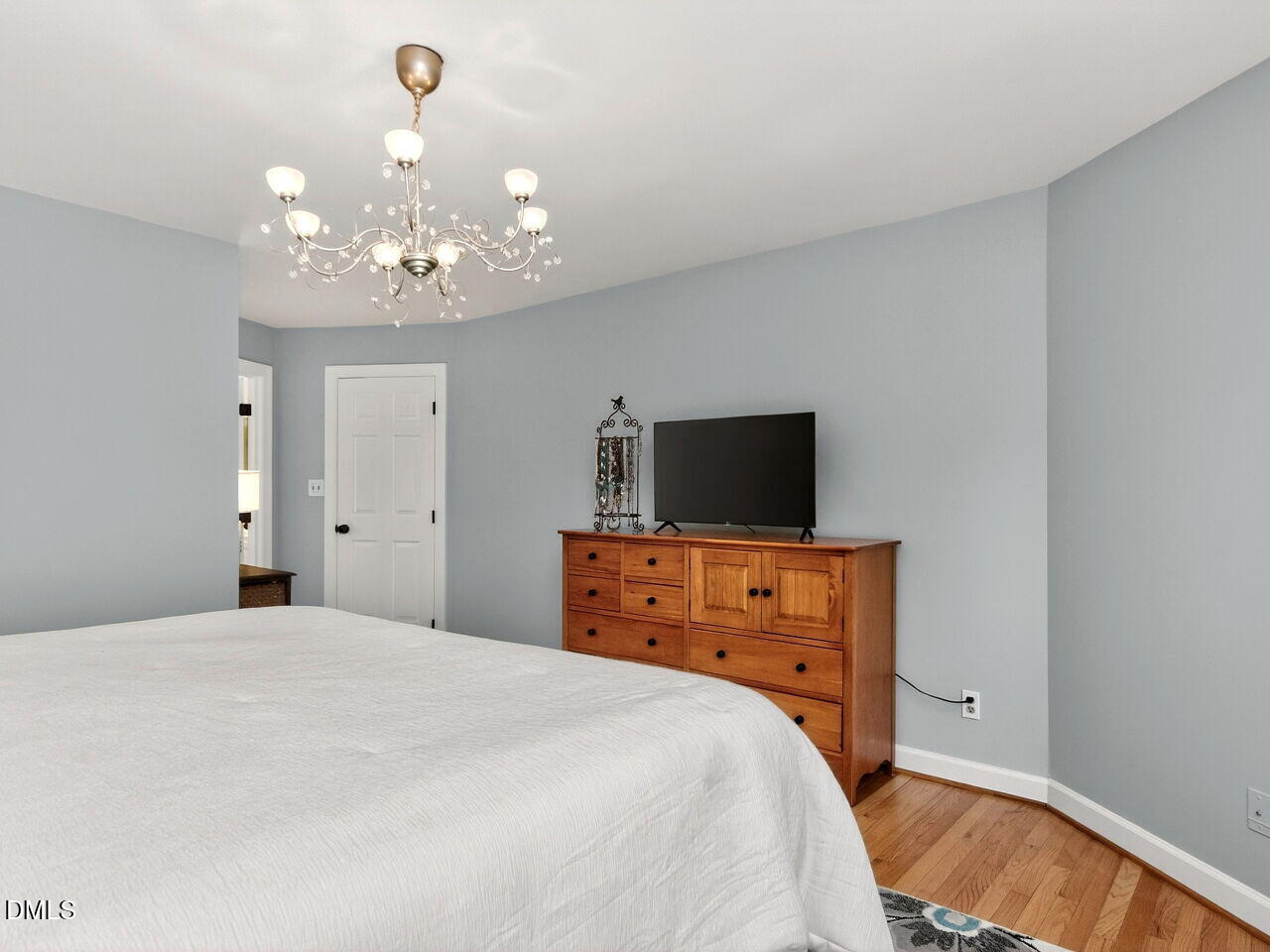 5913 Dunbarton Way Raleigh, NC 27613 - Photo 24 of 44 024-1280x960-photo