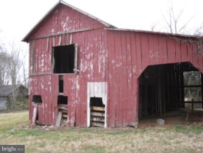 7110 Rixeyville Road Rixeyville, VA 22737 - Photo 8 of 10 Barn