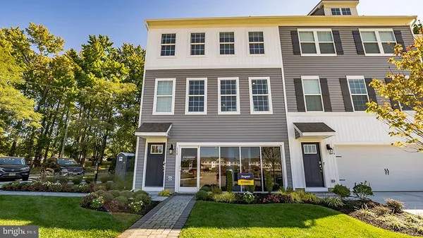 $499,990 | 1114 Meadowlark Drive, Fogelsville, PA 18051