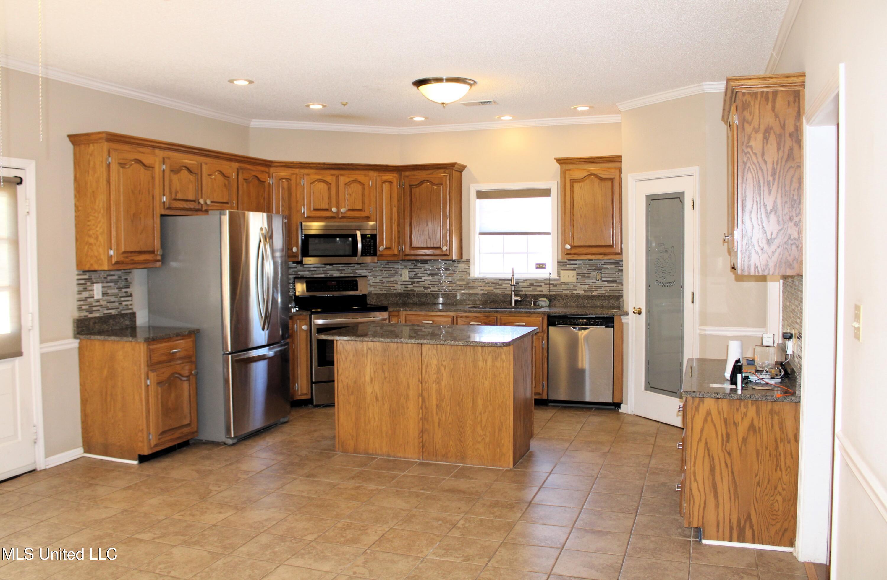 7952 Hunters Bend Cove Olive Branch, MS 38654 - Photo 12 of 36 Kitchen