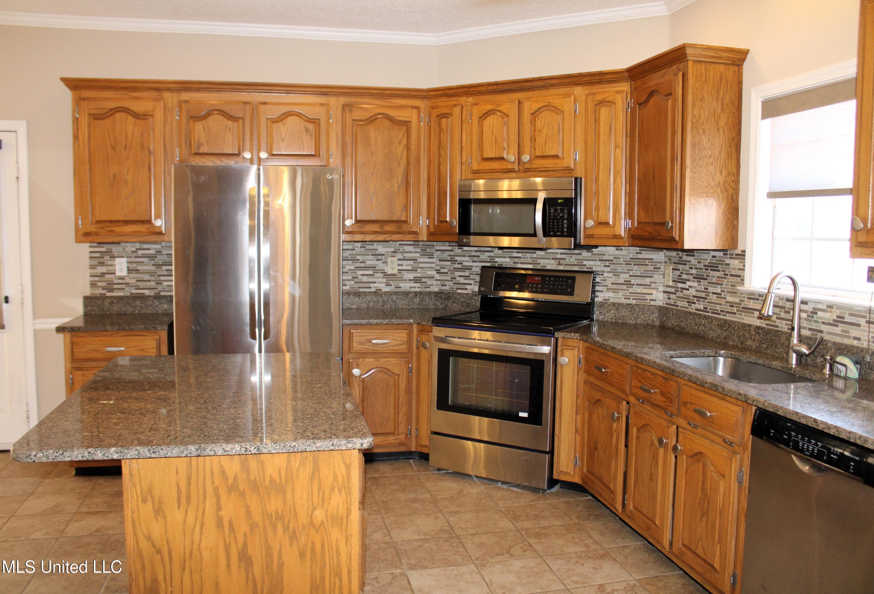 7952 Hunters Bend Cove Olive Branch, MS 38654 - Photo 13 of 36 Kitchen