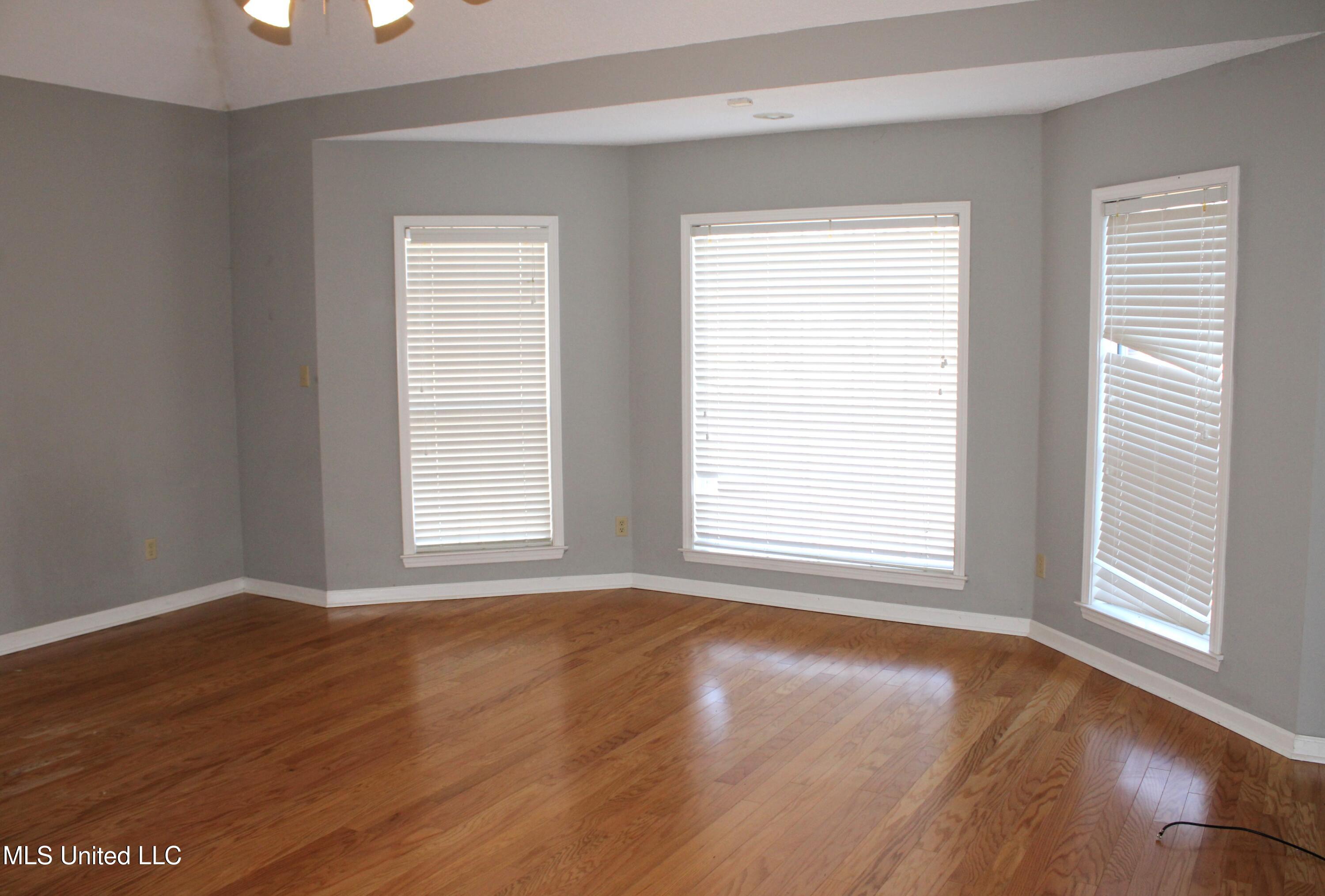 7952 Hunters Bend Cove Olive Branch, MS 38654 - Photo 19 of 36 Primary Bedroom