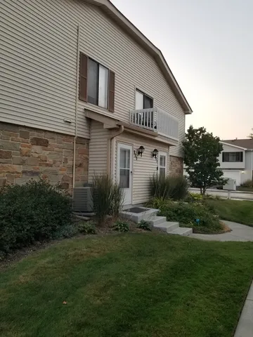 $2,250 | 333 Jefferson Court, Vernon Hills, IL 60061