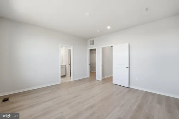 $4,650 | 19712 Sepia Square, Ashburn, VA 20147