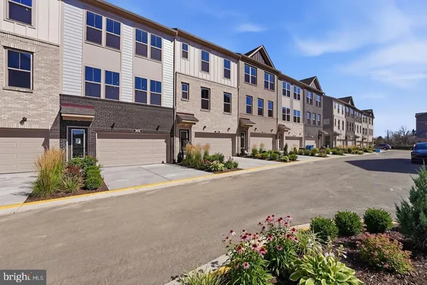 $4,650 | 19712 Sepia Square, Ashburn, VA 20147