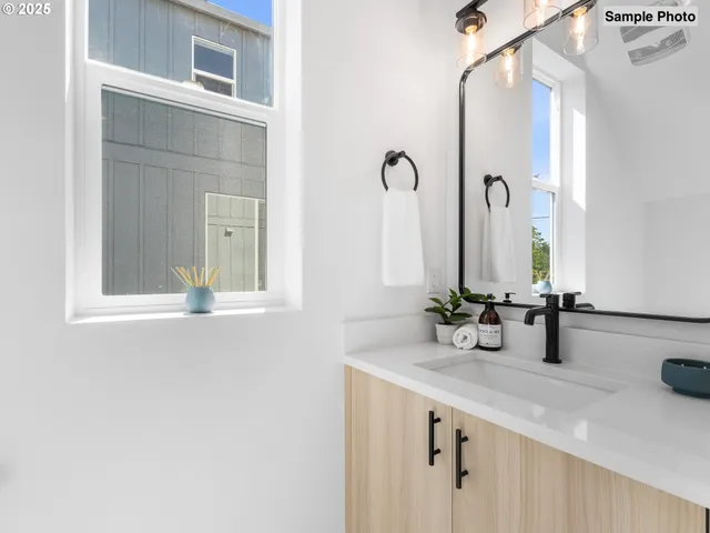 $339,900 | 4366 Northeast Going Street, Portland, OR 97218