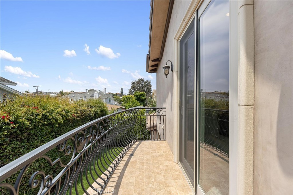 2012 Robinson Street Redondo Beach, CA 90278 - Photo 28 of 55